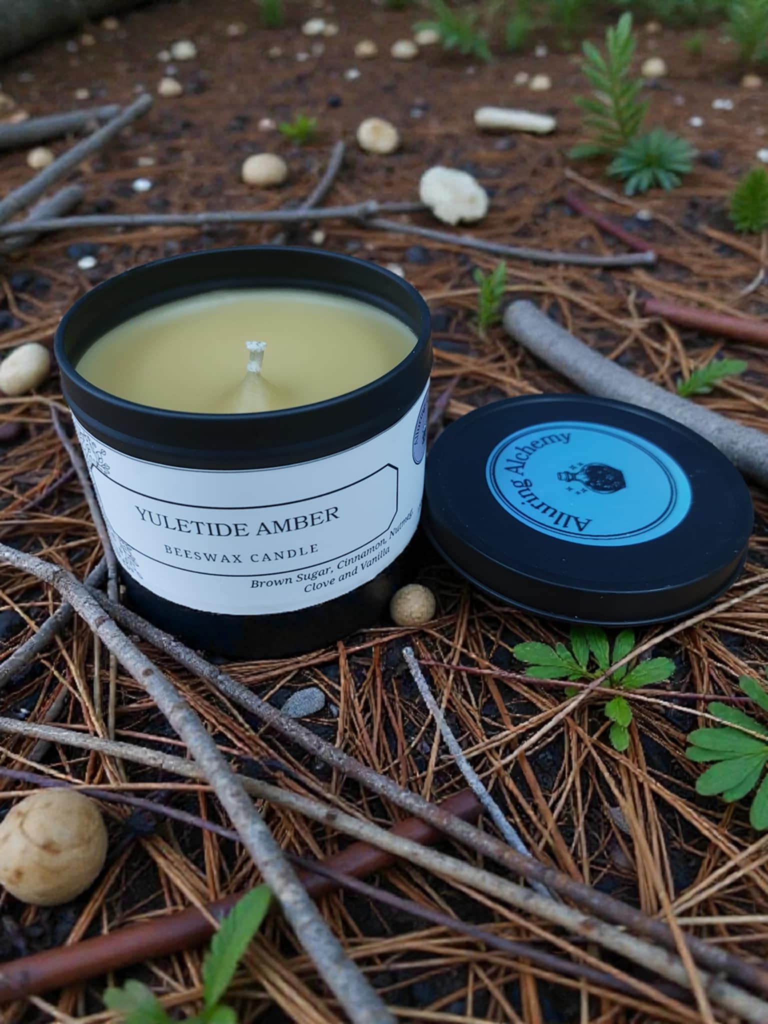 Yuletide Amber – Pure Beeswax Candle - 8oz | Alluring Alchemy